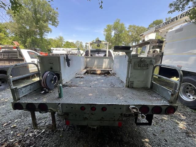 Image of Ford F-550 equipment image 3