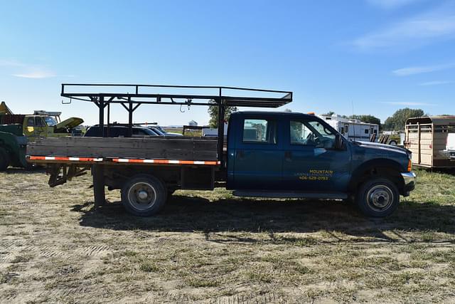 Image of Ford F-550 equipment image 3