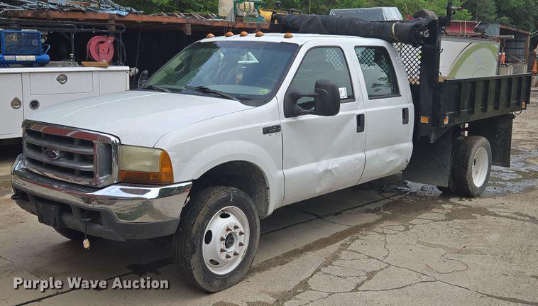 Image of Ford F-550 Primary image