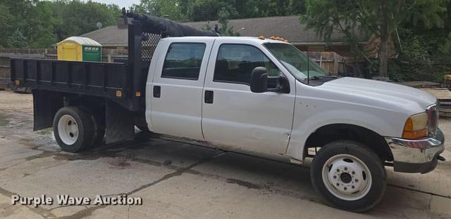 Image of Ford F-550 equipment image 3