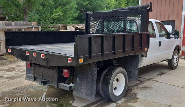 Image of Ford F-550 equipment image 4
