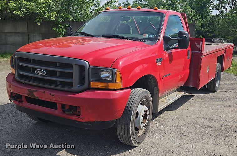 Image of Ford F-550 Primary image