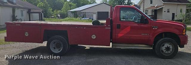 Image of Ford F-550 equipment image 3