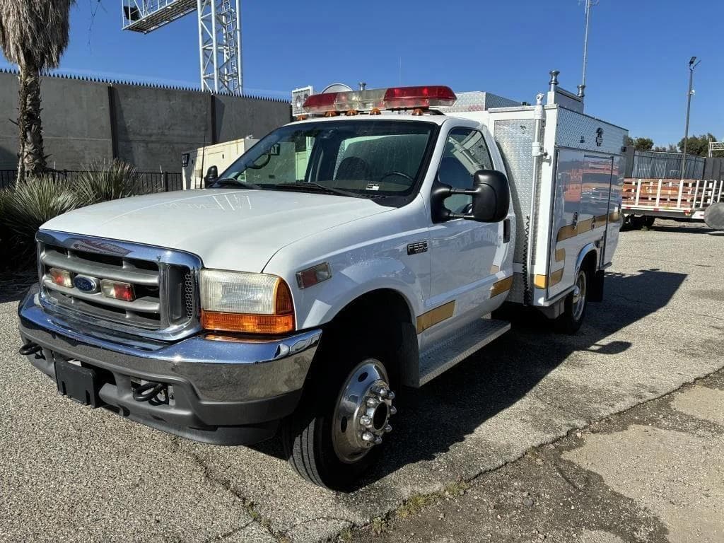 Image of Ford F-550 Primary image