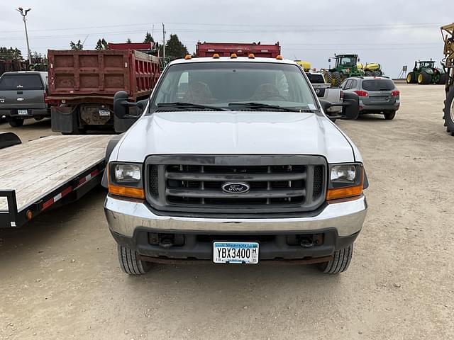 Image of Ford F-550 equipment image 2