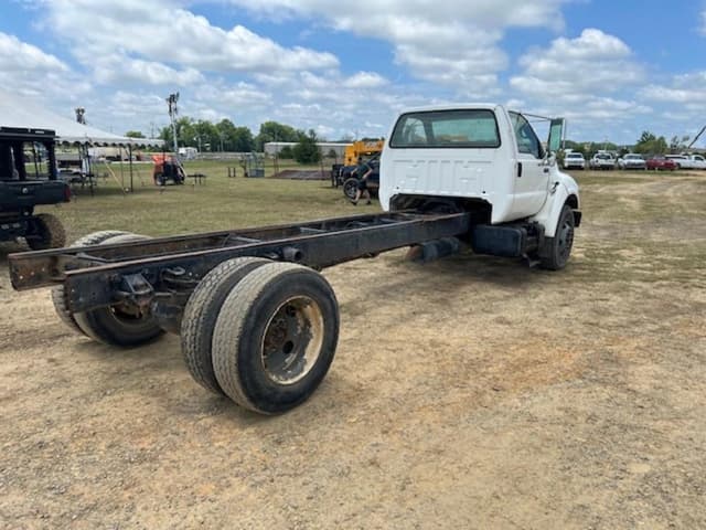 Image of Ford F-650 equipment image 4