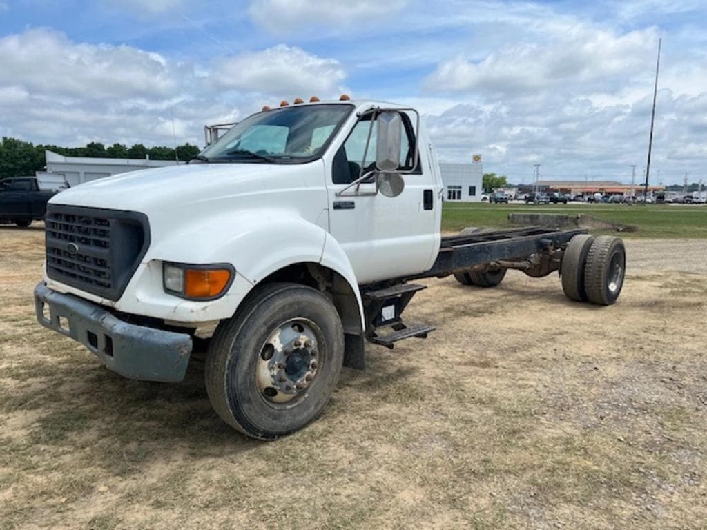 Image of Ford F-650 Primary image