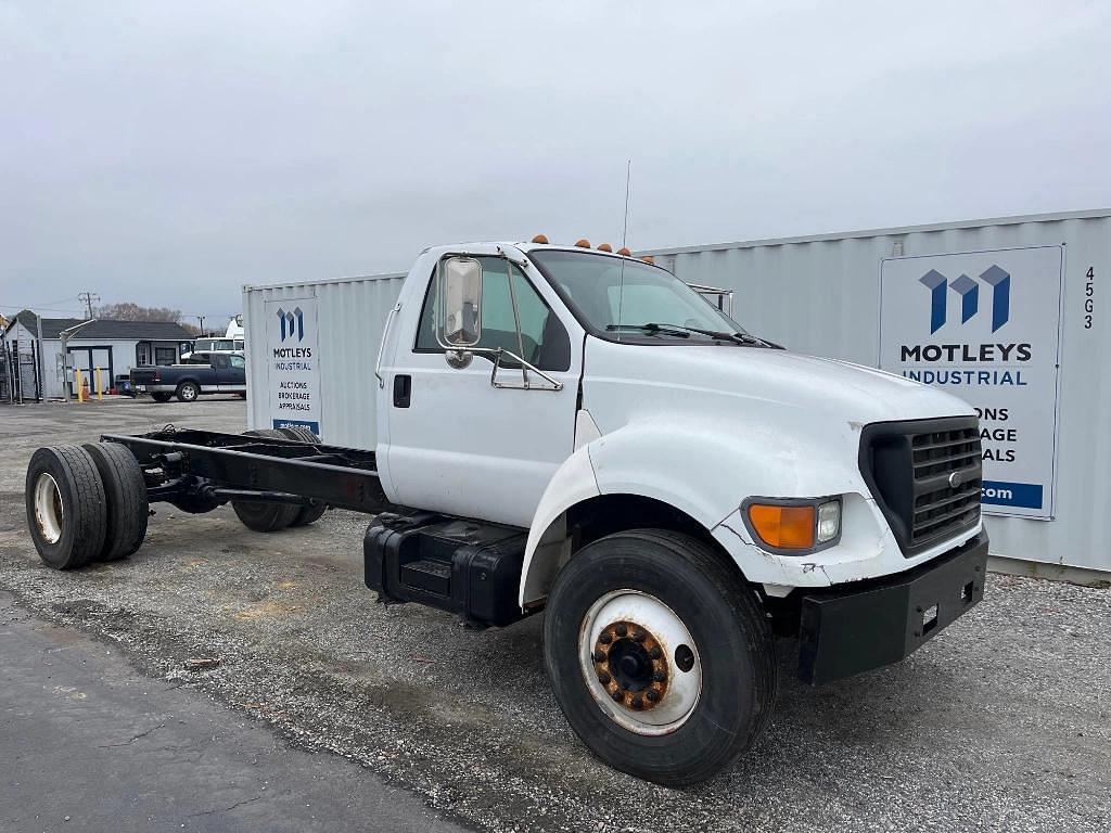 Image of Ford F-650 Primary image