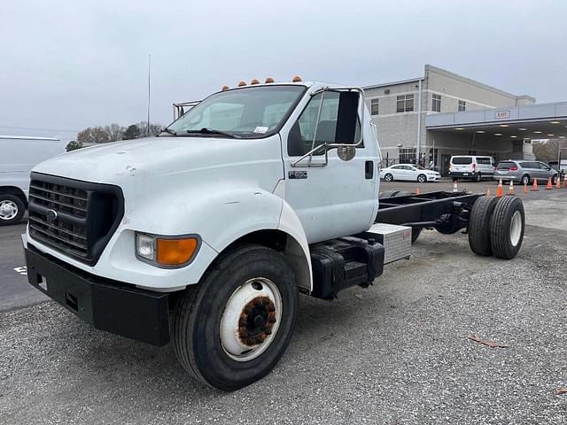 Image of Ford F-650 equipment image 3