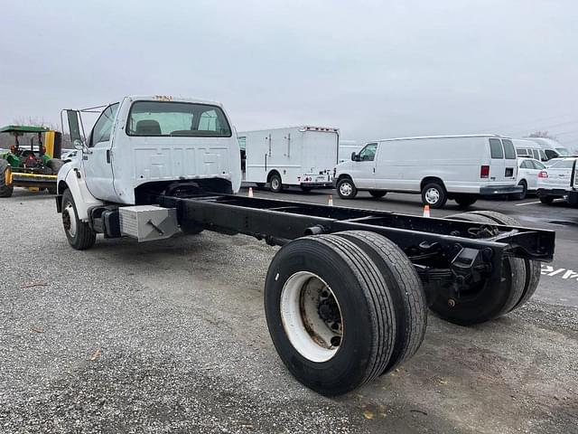 Image of Ford F-650 equipment image 2