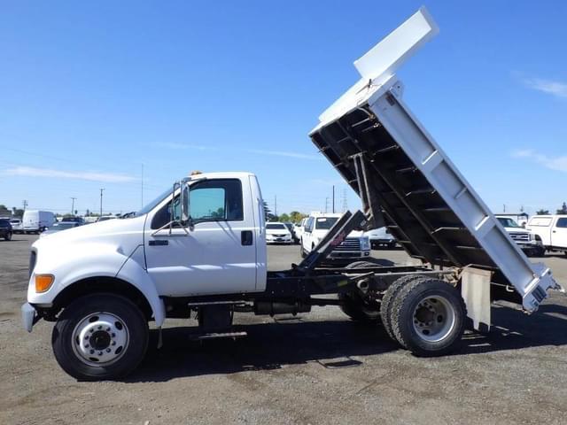 Image of Ford F-650 equipment image 4