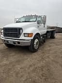 2001 Ford F-650 Image