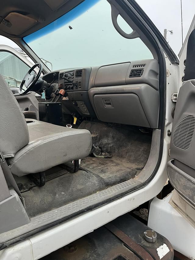 Image of Ford F-650 equipment image 1
