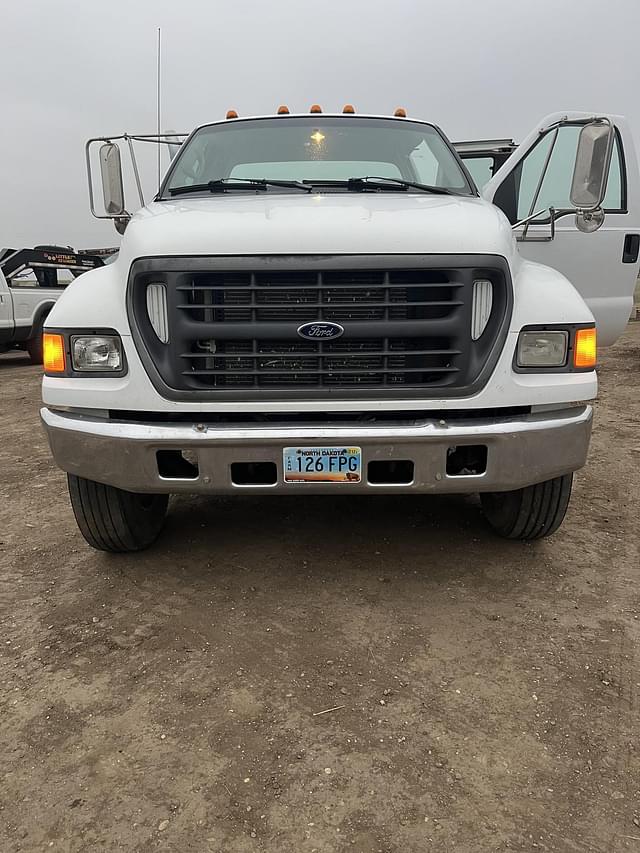 Image of Ford F-650 equipment image 3