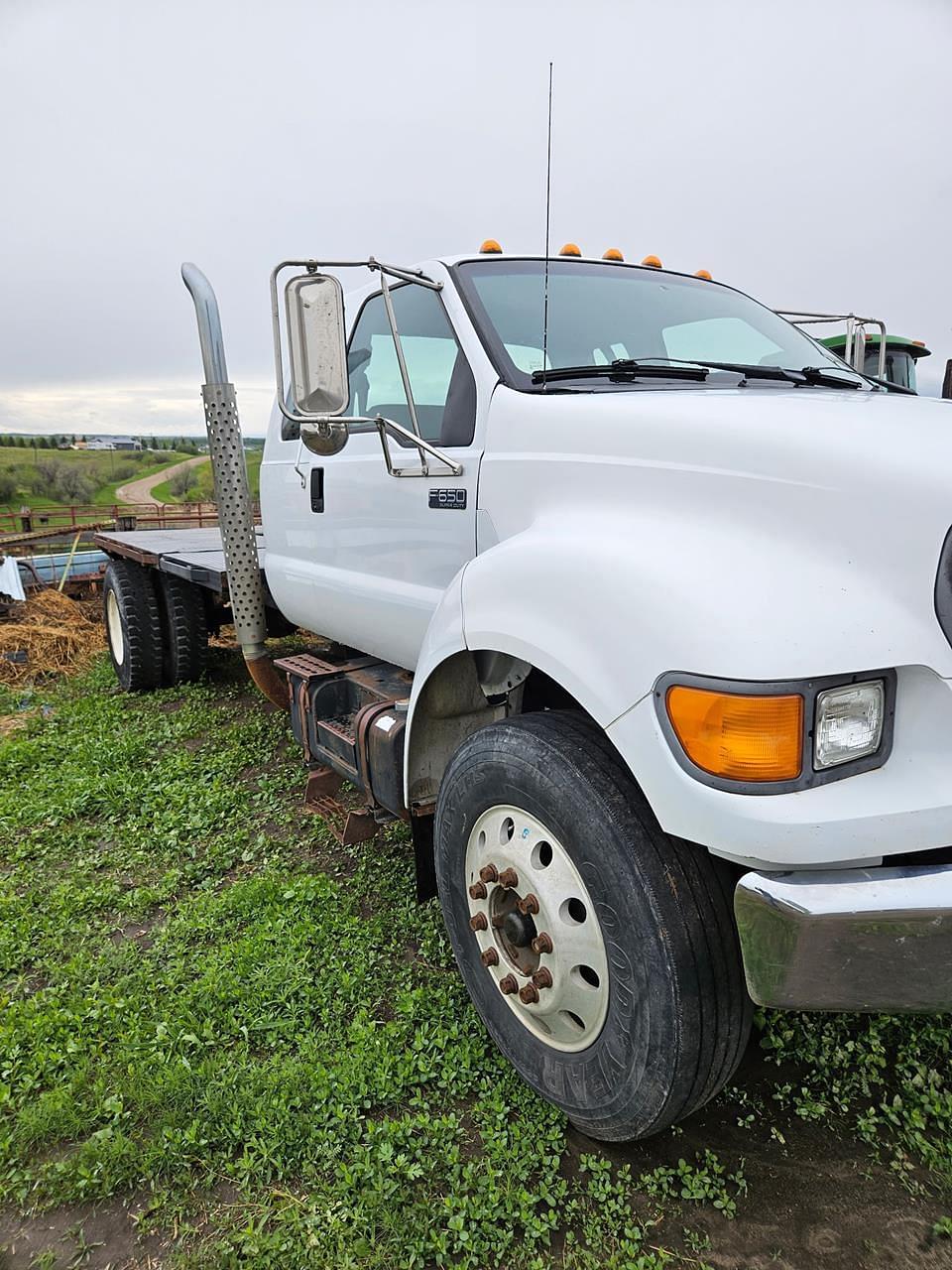 Image of Ford F-650 Primary image