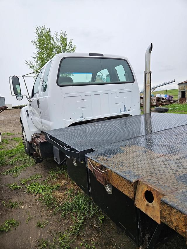 Image of Ford F-650 equipment image 3
