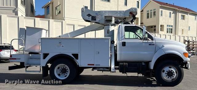 Image of Ford F-650 equipment image 3