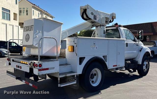 Image of Ford F-650 equipment image 4