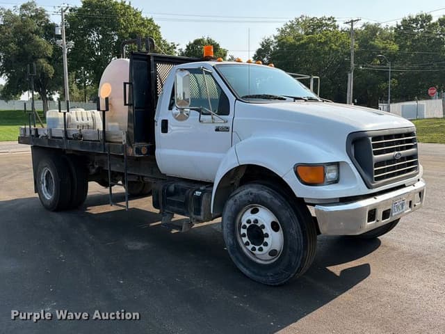 Image of Ford F-650 equipment image 2