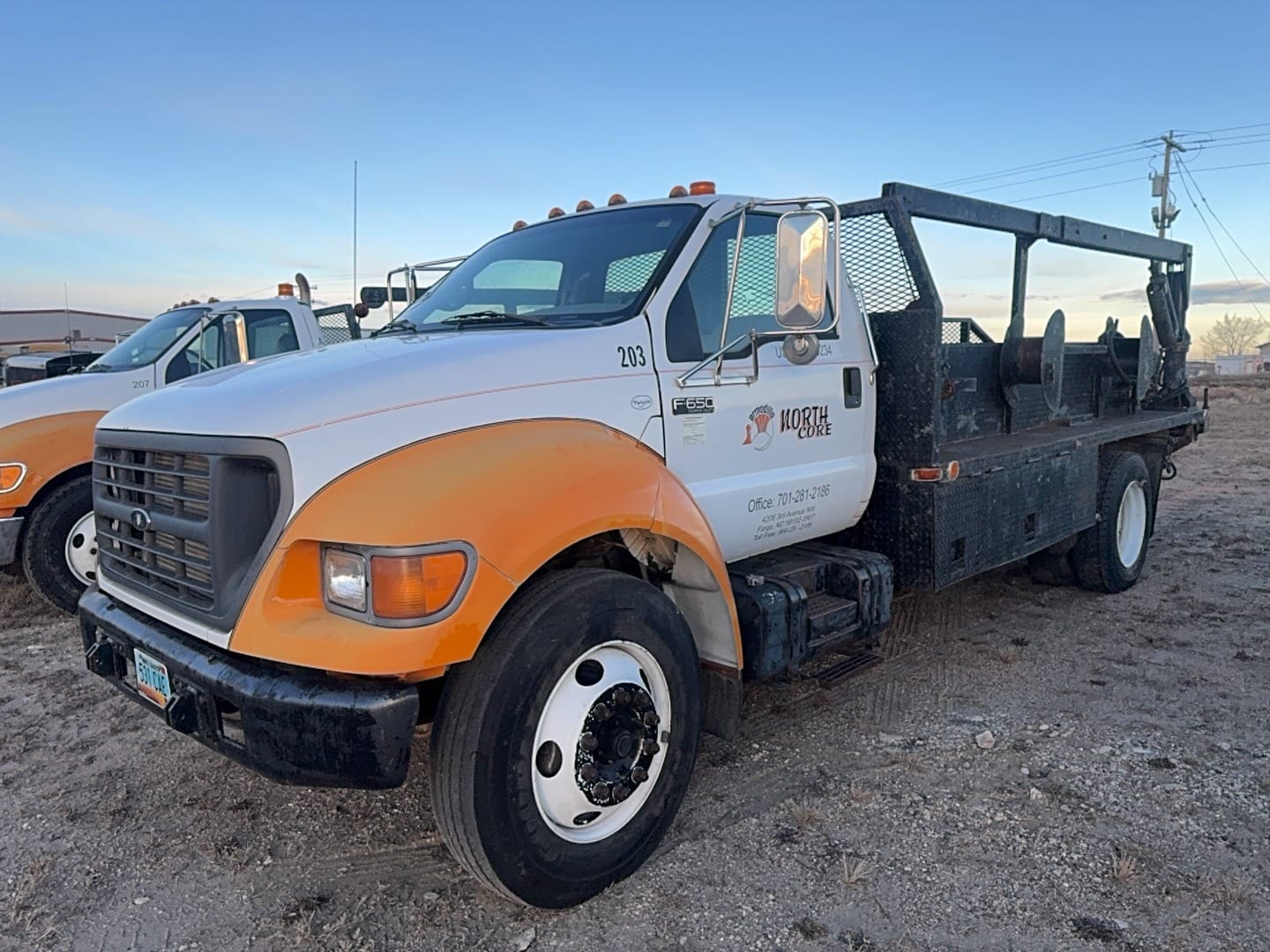 2001 Ford F-650 Equipment Image0