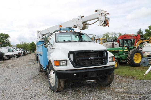 Image of Ford F-750 equipment image 1