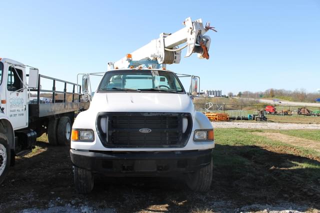 Image of Ford F-750 equipment image 1