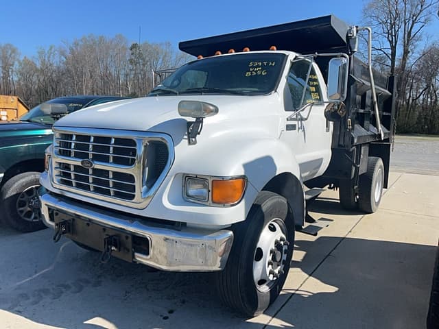 Image of Ford F-750 equipment image 1