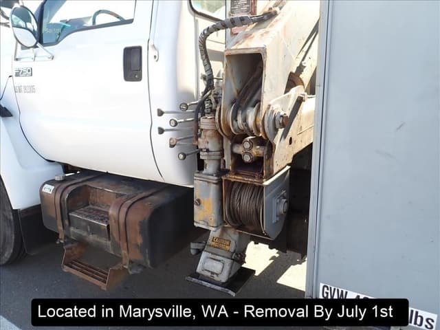 Image of Ford F-750 equipment image 2