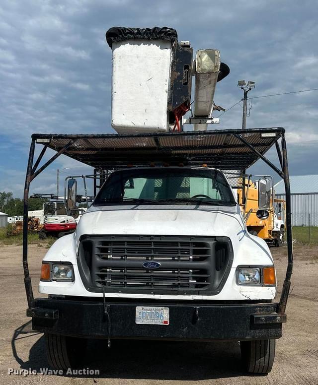 Image of Ford F-750 equipment image 1