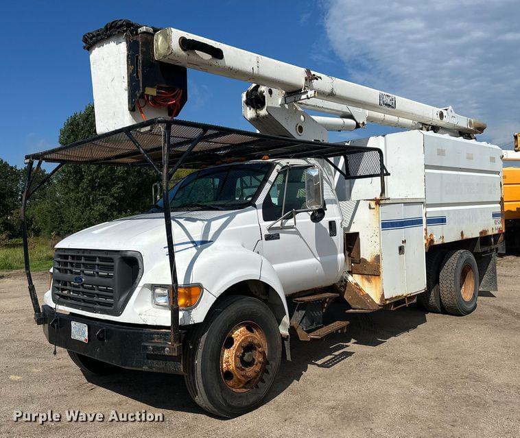 Image of Ford F-750 Primary image