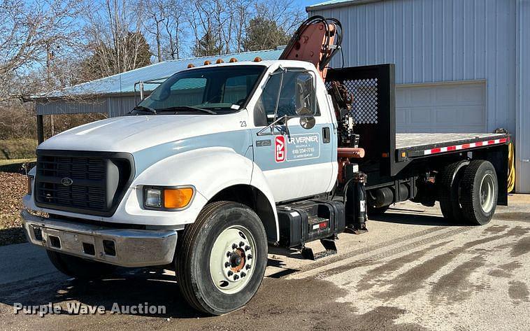 Image of Ford F-750 Primary image