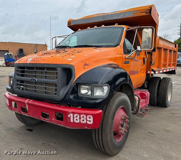Image of Ford F-750 Primary image