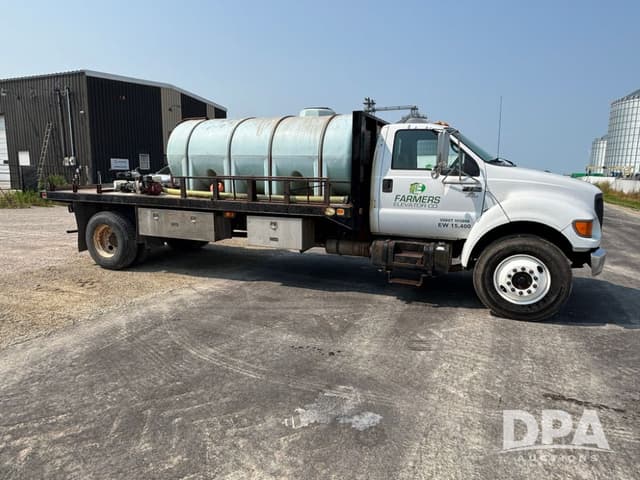 Image of Ford F-750 equipment image 2