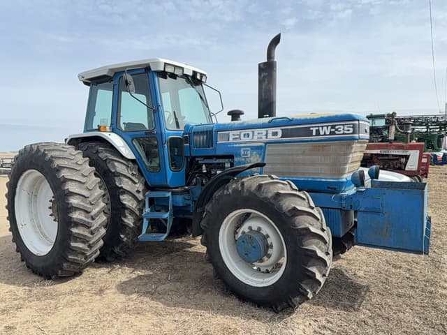 Image of Ford TW-35 equipment image 4