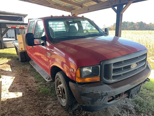 Image of Ford F-350 equipment image 1