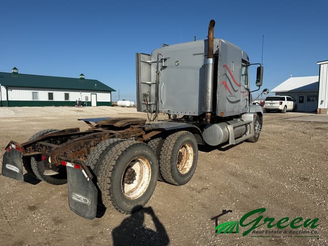 Image of Freightliner C120 equipment image 4