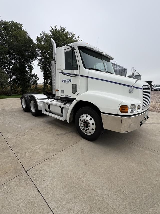 Image of Freightliner Century 112 equipment image 1
