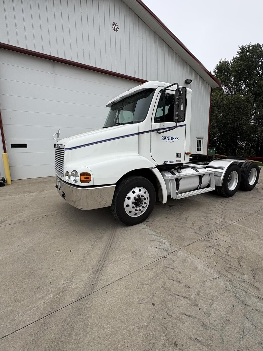 Image of Freightliner Century 112 Primary image