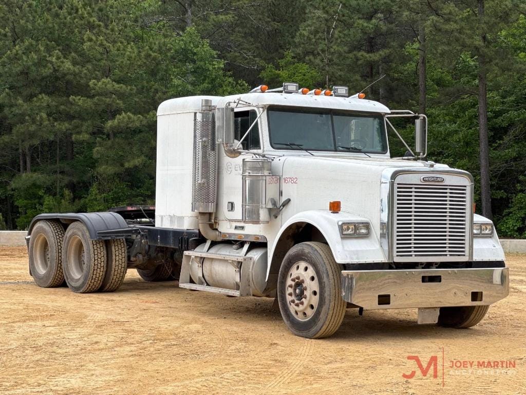 2001 Freightliner Classic Equipment Image0