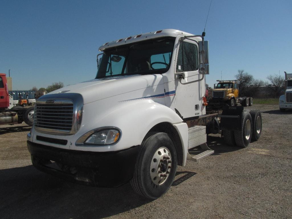 Main image Freightliner CL120