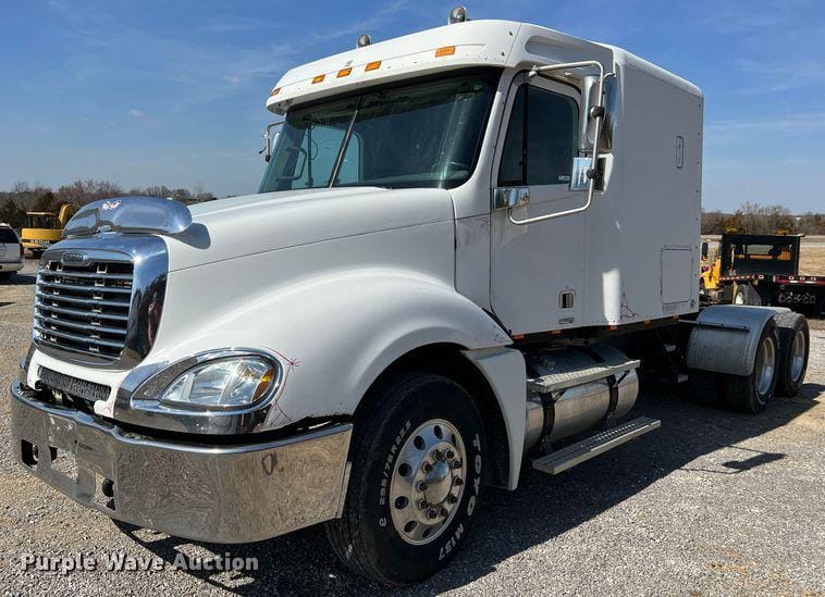 Main image Freightliner Columbia