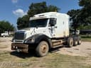 2001 Freightliner Columbia Image