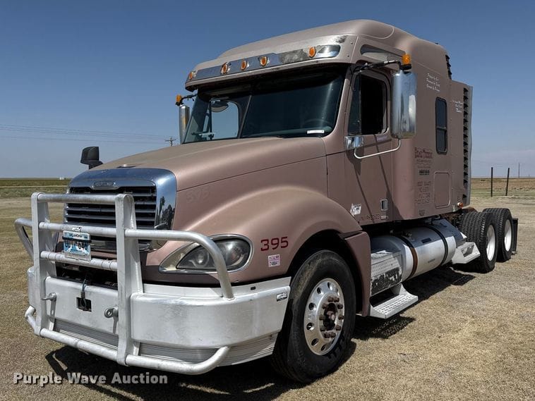 2001 Freightliner Columbia Equipment Image0