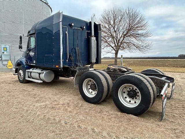 Image of Freightliner Columbia equipment image 3