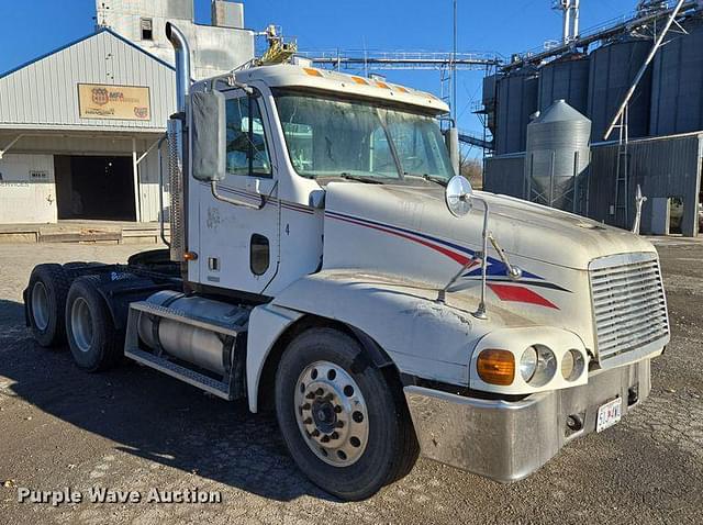 Image of Freightliner CST120 equipment image 2