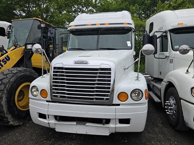 Image of Freightliner CST120 equipment image 1