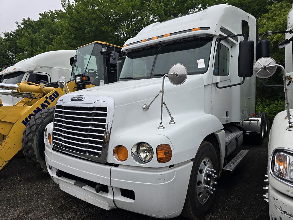Image of Freightliner CST120 Primary image