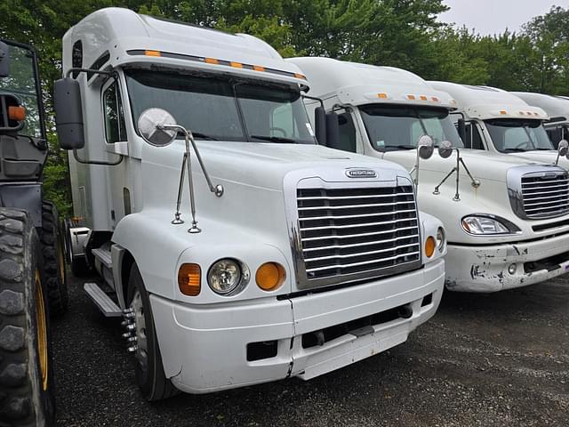 Image of Freightliner CST120 equipment image 2