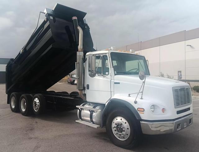 Image of Freightliner FL112 equipment image 4