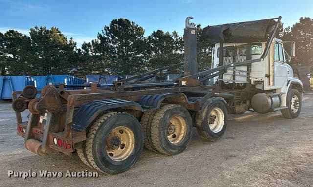 Image of Freightliner FL112 equipment image 4